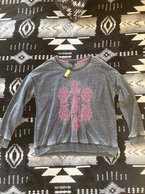 Derek Heart Heather Gray Crewneck Sweatshirt with Pink Embroidered Front